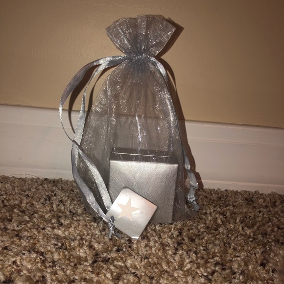 Macy’s Cross Necklace - Picture 2 of 3